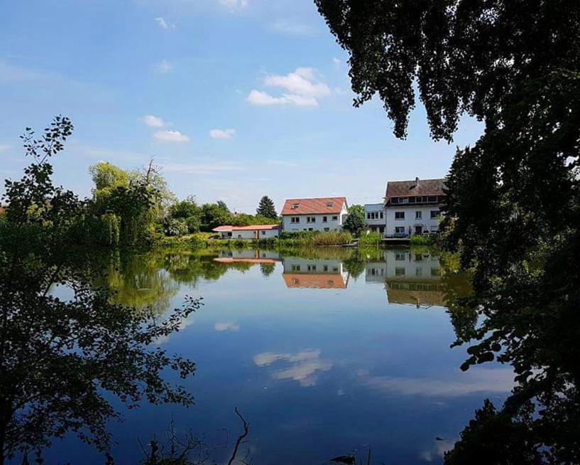 Ferienwohnung Karlsruhe Ngoại thất bức ảnh